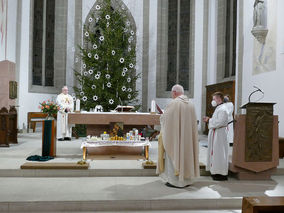 Darstellung des Herrn mit Kerzenweihe und Blasiussegen (Foto: Karl-Franz Thiede)